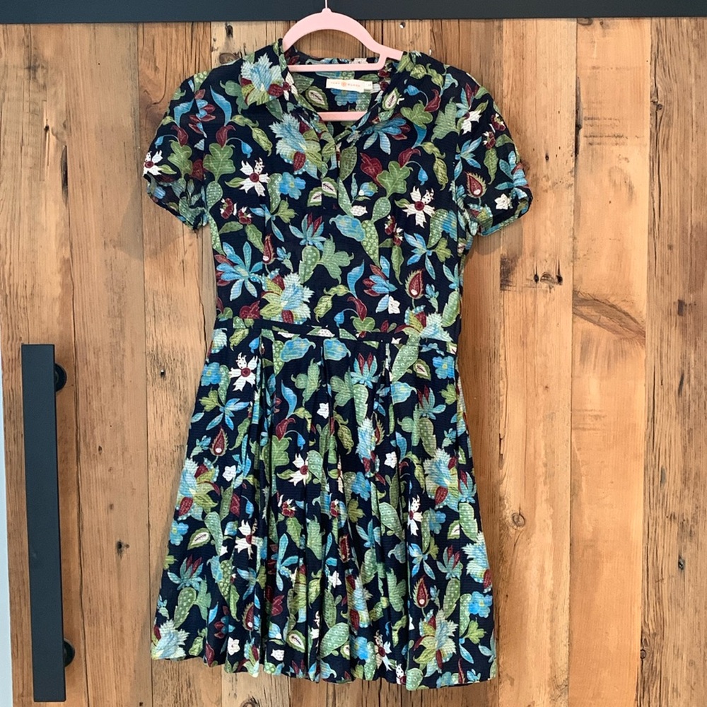Tory Burch Navy floral pleated dress. Size small